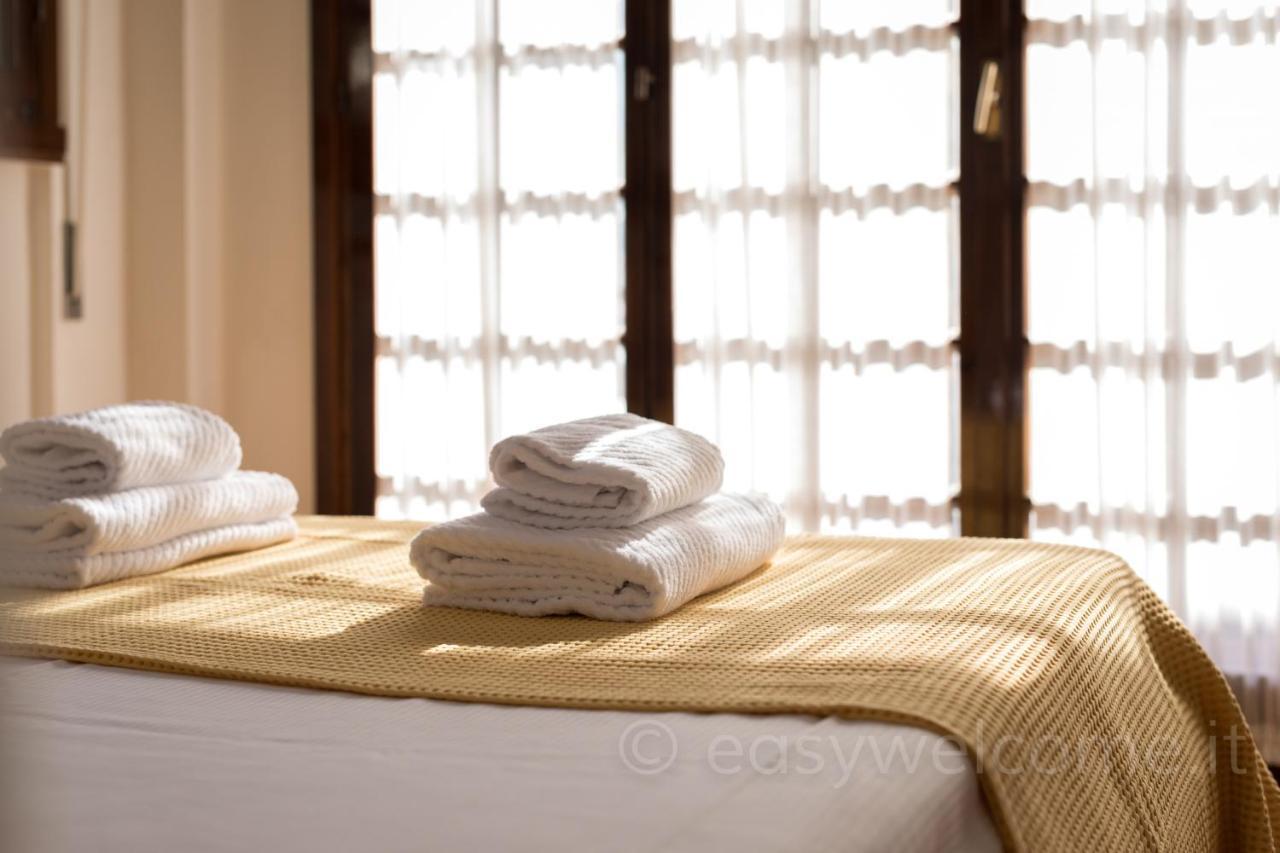 Easywelcome - Casa Saronni เบลลาโจ ภายนอก รูปภาพ